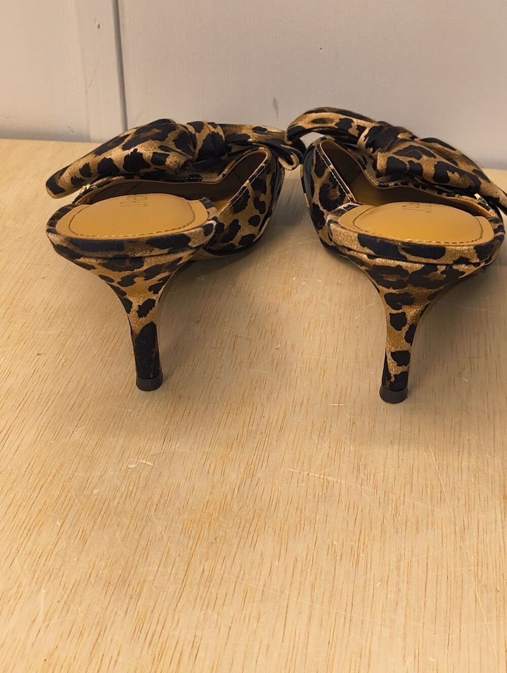 J. Renee Elonna Leopard Print Bow Pointed Toe Kitten Heels Mules Size 11M - Picture 3 of 7